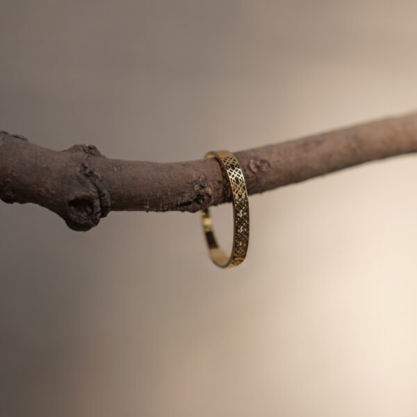 Detailed Design Gold Bracelet